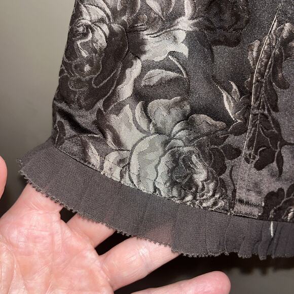 Ann Taylor Women Silk Gray Black Tapestry Floral Baby Doll Tank Ruffle Tiered 8 - Picture 6 of 11